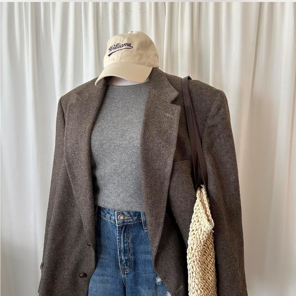 Vintage Deansgate Brown herringbone tweed wool sport coat. - Picture 5 of 8